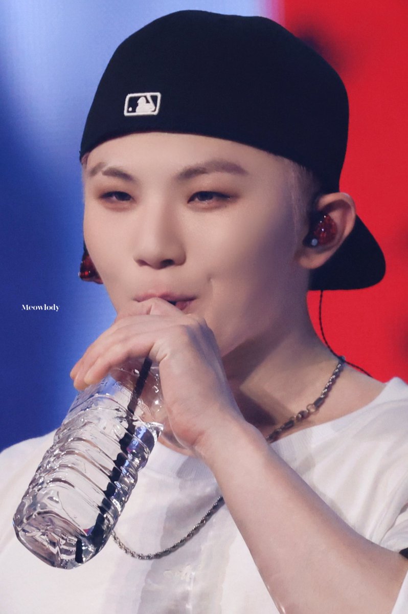 Meowlody_17's tweet photo. 250712 서울 D2

아가 물보충🩵

#우지 #WOOZI #세븐틴 
#SEVENTEEN #이지훈 #ウジ https://t.co/GJhKCjgT7A