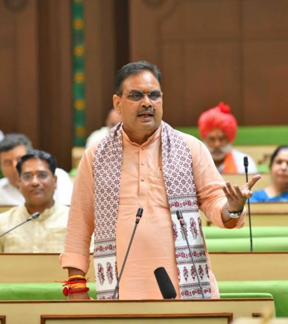• चाहे भर्ती की पवित्रता भंग हो
• चाहे पेपर सीधा RPSC से लीक हो
• चाहे पेपर सीधा हरियाणा गैंग तक पहुंच जाए
• चाहे SOG 35 दिन पहले पेपर लीक बताए
• 7- 7 कैबिनेट मंत्री उस पर मोहर लगाए
• मुख्य सरगना पकड़ न आए

लेकिन भजनलाल सरकार पेपर लीक नहीं मानेगी
#माफिया_संरक्षक_भाजपा