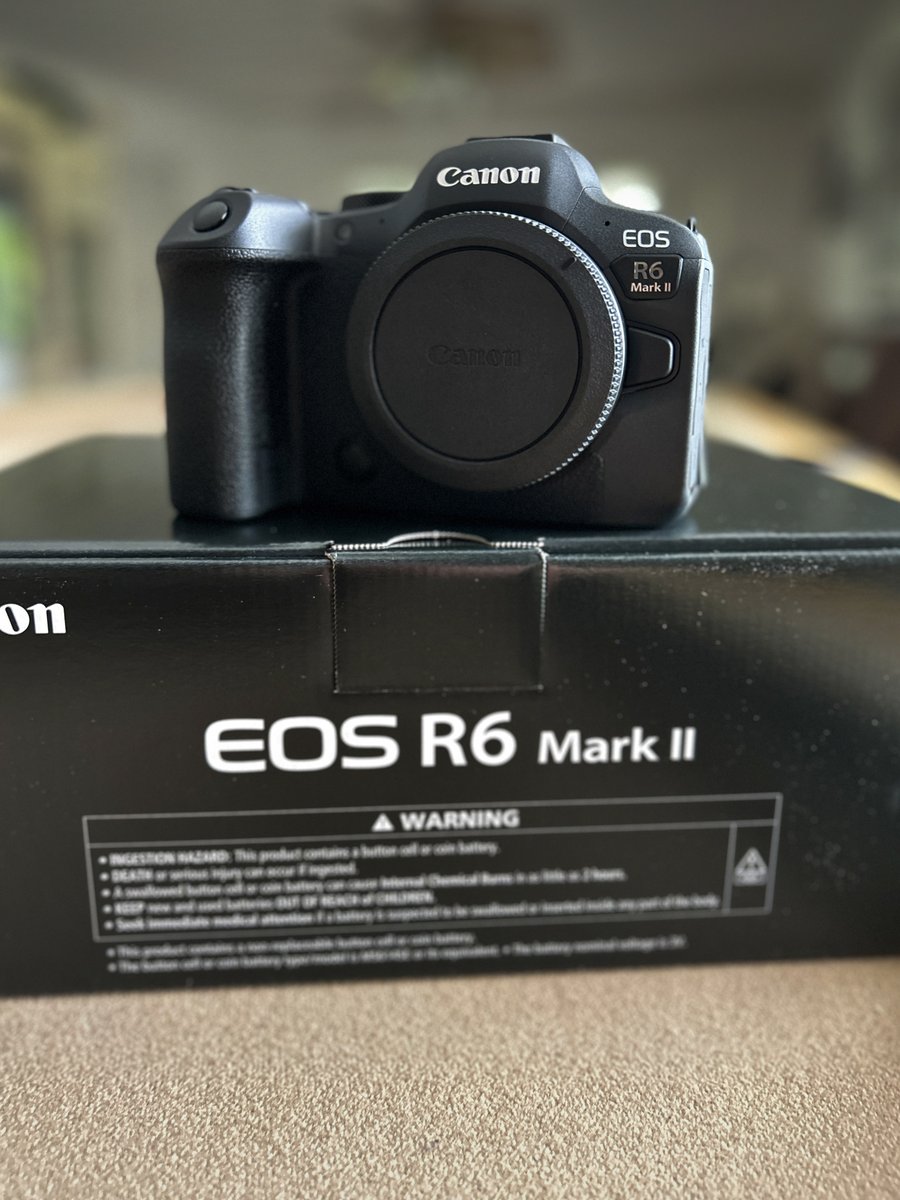 straightboiOF's tweet photo. Paypig wanted to see my feet in 4k so he bought me a new camera😂 https://t.co/sfV4zr88s3