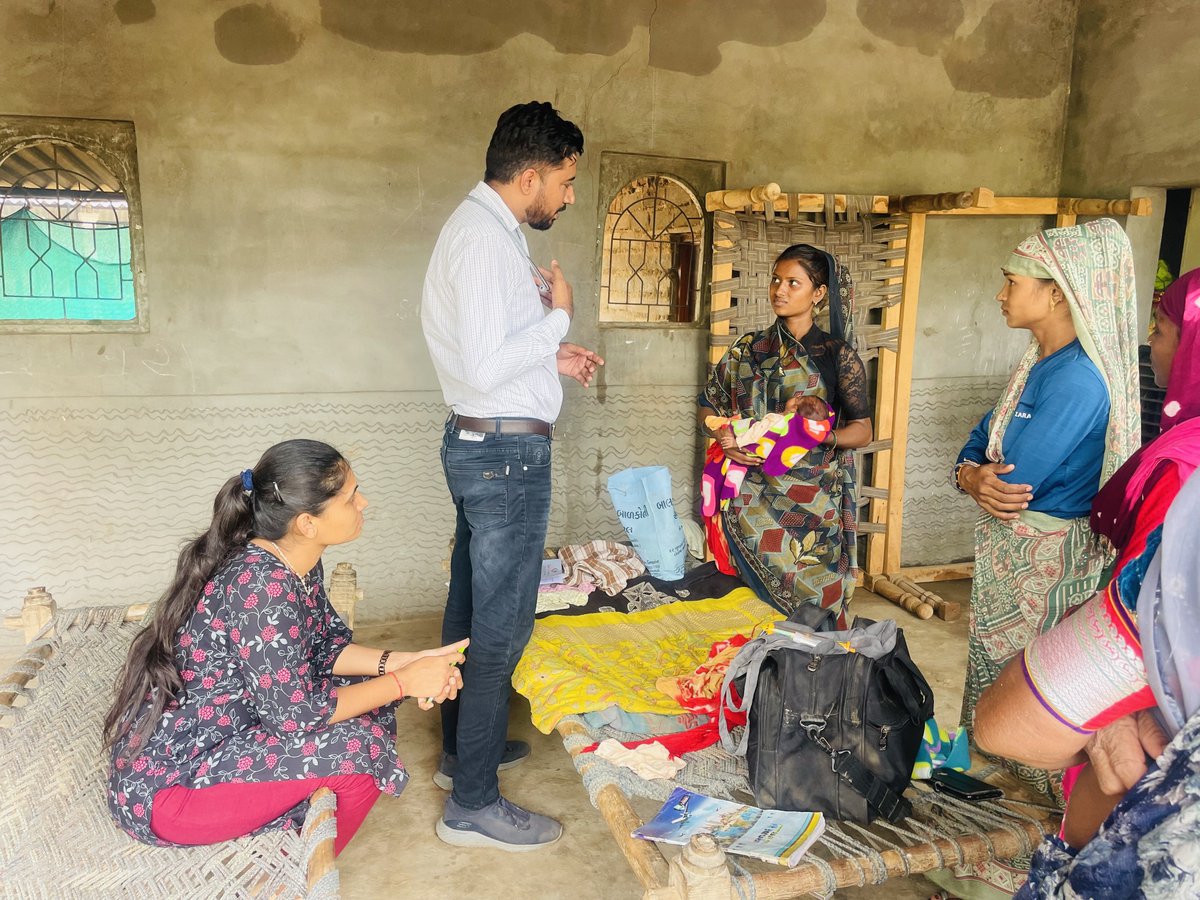 નવા  જન્મેલા બાળક  અને માતા ની મુલાકાત .દિલ થી કરેલા  કામ ની ખુશી અલગ હોય છે 😊