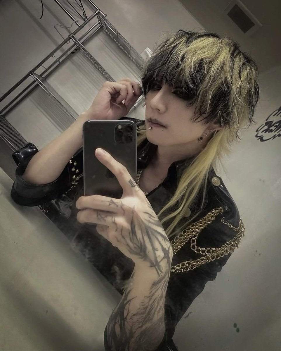 daengelleif's tweet photo. 🖤🪽 https://t.co/5jOeDUoVNU