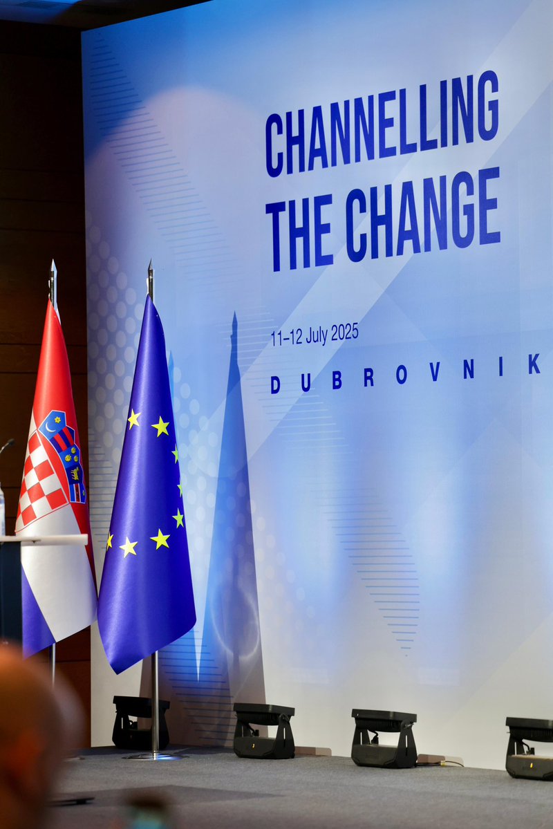 IgliHasani's tweet image. A short but meaningful stop in 🇭🇷 Dubrovnik for #DubrovnikForum2025, with a clear message:
The Western Balkans is not Europe’s waiting room — it’s part of its strategic core.
🇦🇱 Albania is advancing — with four negotiation clusters open, our path to the EU is strategic,…