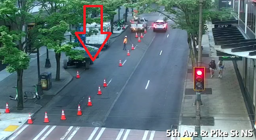Đường bộ trên Ave 5 giữa Pine St và Union St chặn