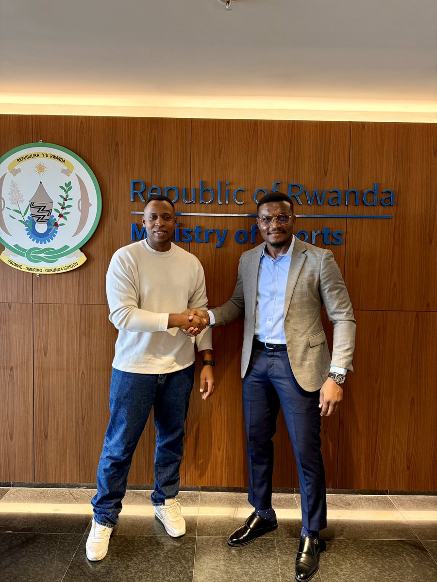 SteveMassiegmo's tweet image. Proud to have joined my friend and brother @YannickBASHiiR for the handover ceremony as he steps into his new role as President of the Rwandan Boxing Federation.

Let the real work begin.

#Rwanda
#Kigali
#boxingnews