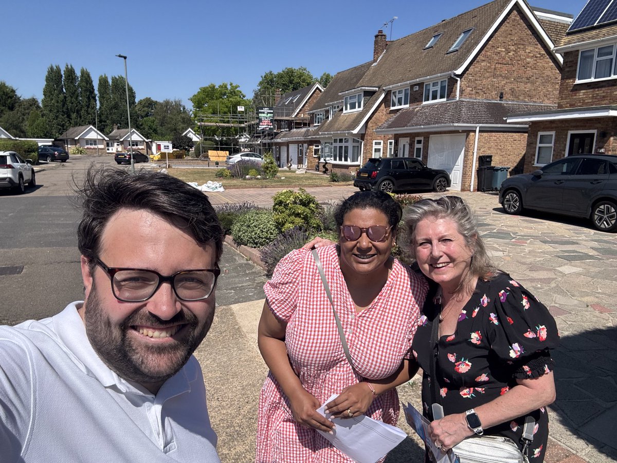 Susan Hall AM (@councillorsuzie) on Twitter photo Great to be out campaigning in #Bromley with my friends and colleagues <a href="/ThomasFTurrell/">Thomas Turrell AM</a> and <a href="/GemmaJTurrell/">Gemma Turrell</a> Great to be out campaigning in #Bromley with my friends and colleagues <a href="/ThomasFTurrell/">Thomas Turrell AM</a> and <a href="/GemmaJTurrell/">Gemma Turrell</a>