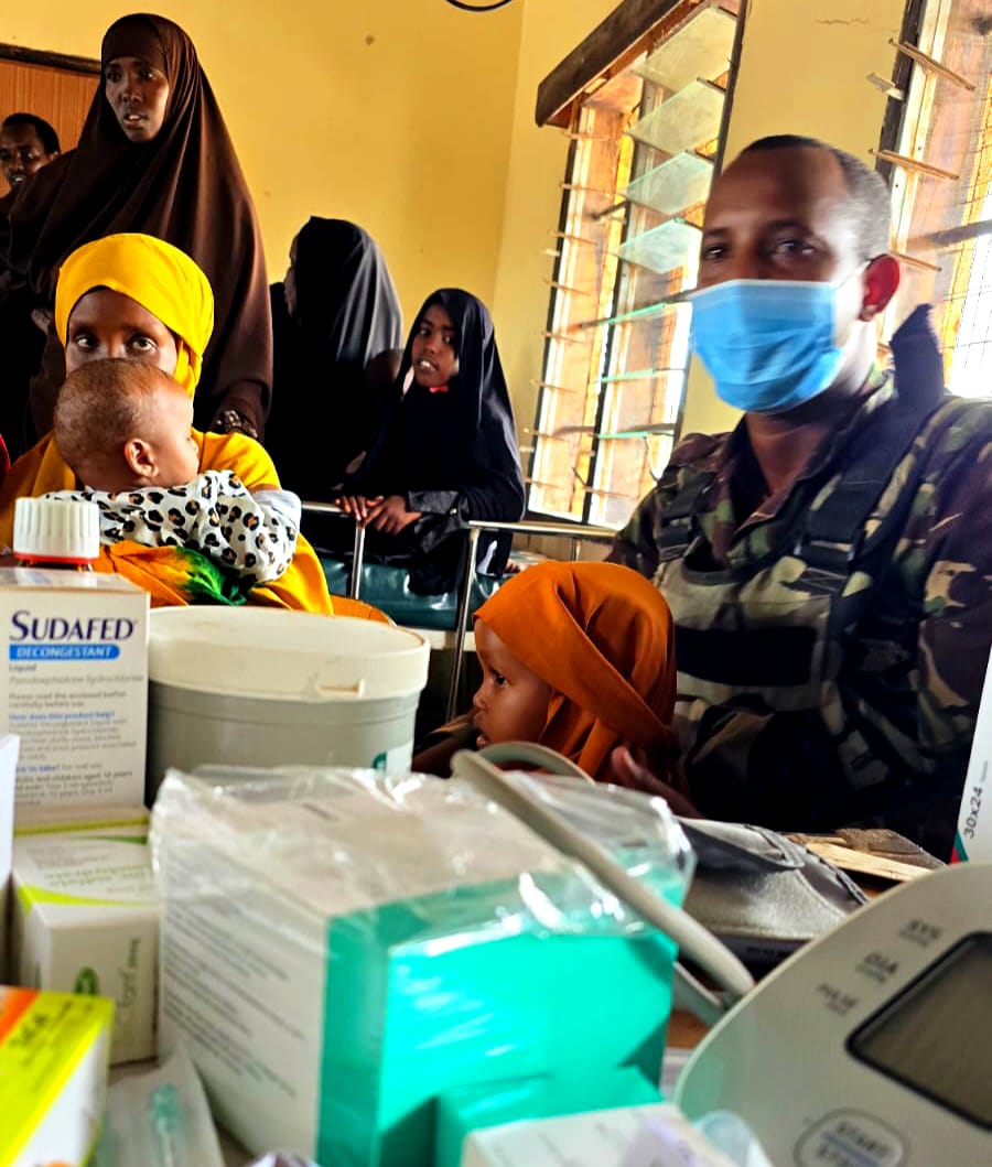 aussom_'s tweet image. #AUSSOM @kdfinfo troops at the Hoosingo Tactical Operating Base organised a free medical camp at Hoosingo Dispensary on Thursday, treating 122 residents.
Several Dengue Fever cases were detected, raising public health concerns of a potential outbreak. This outreach aims to…