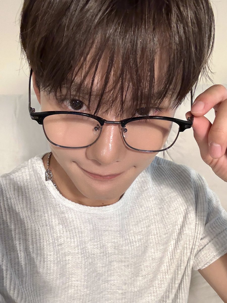 유니폼 보석함 👕👟

#CIX #씨아이엑스 #승훈