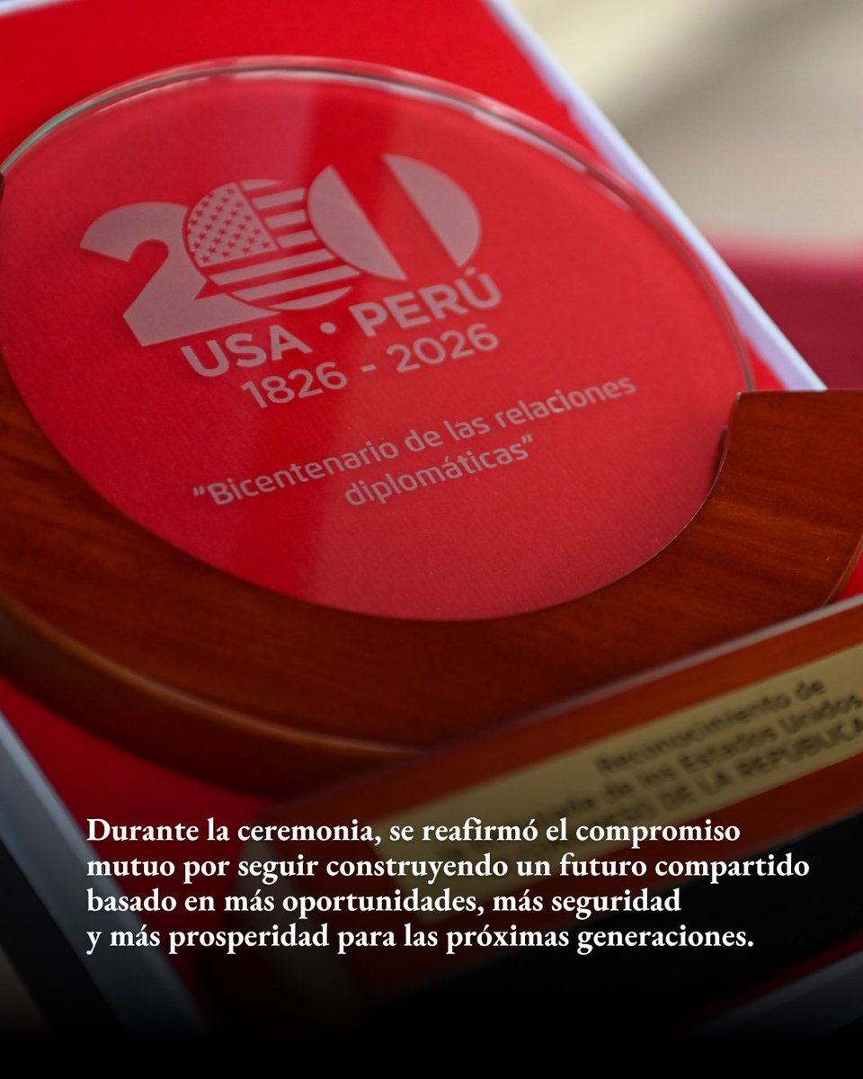 USEMBASSYPERU's tweet image. ¡Continuamos celebrando los 200 años de relaciones diplomáticas!
El @congresoperu iluminó su sede con los colores de ambas banderas 🇺🇸🇵🇪.
Gracias por este gesto, que refleja el compromiso de ambas naciones por continuar trabajando juntas por un futuro más próspero, más seguro y…