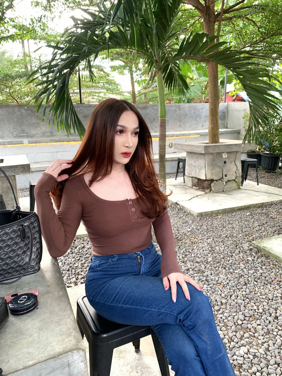 Ngopi biar kuyus
Hehe
#shemalejogja
#wariajogja
#wariasurabaya
#shemalesurabaya
#wariajakarta