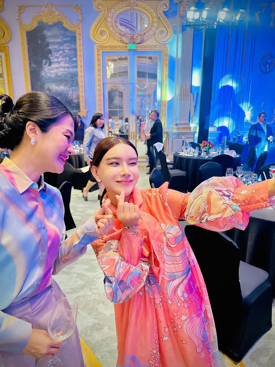 rketjtoon's tweet photo. บินไปกรุงเทพฯ Happy Birthday ท่าน มท.2 รัฐมนตรีช่วยว่าการกระทรวงมหาดไทย พี่อิ่ม ธีรรัตน์ ขอให้มีความสุขมาก ๆ นะคะ ♥️

แม่ต๊อกแต๊ก A4 🥰

#TeamAimForever 
#มทอิ่มbd2025 #ธีรรัตน์สำเร็จวาณิชย์
#AimBD13July #aimbd13july2025 https://t.co/eI7uPENkUV