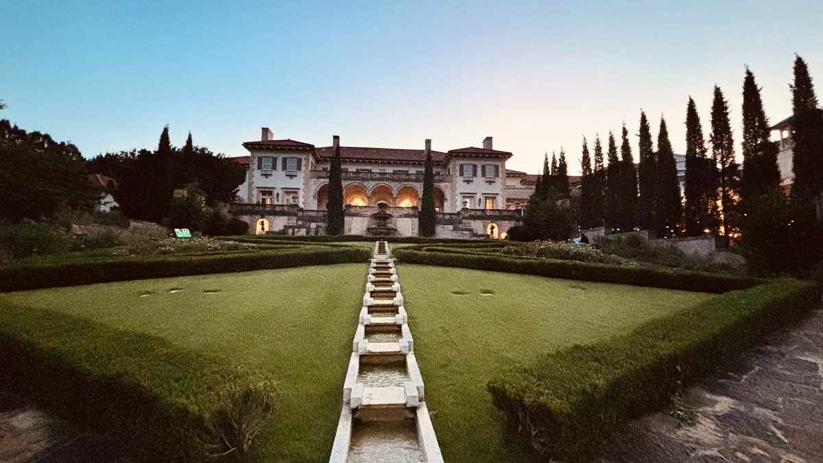 “Music on the Patio” at Philbrook. A fantastic way to spend a Friday evening in Tulsa! With full bar, and food service from <a href="/ChimeraTulsa/">Chimera</a> #vintagerockandroll #route66oklahoma #liveforlivemusic