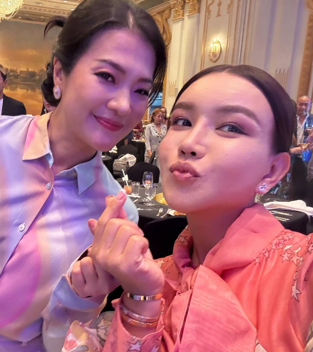 rketjtoon's tweet photo. บินไปกรุงเทพฯ Happy Birthday ท่าน มท.2 รัฐมนตรีช่วยว่าการกระทรวงมหาดไทย พี่อิ่ม ธีรรัตน์ ขอให้มีความสุขมาก ๆ นะคะ ♥️

แม่ต๊อกแต๊ก A4 🥰

#TeamAimForever 
#มทอิ่มbd2025 #ธีรรัตน์สำเร็จวาณิชย์
#AimBD13July #aimbd13july2025 https://t.co/eI7uPENkUV