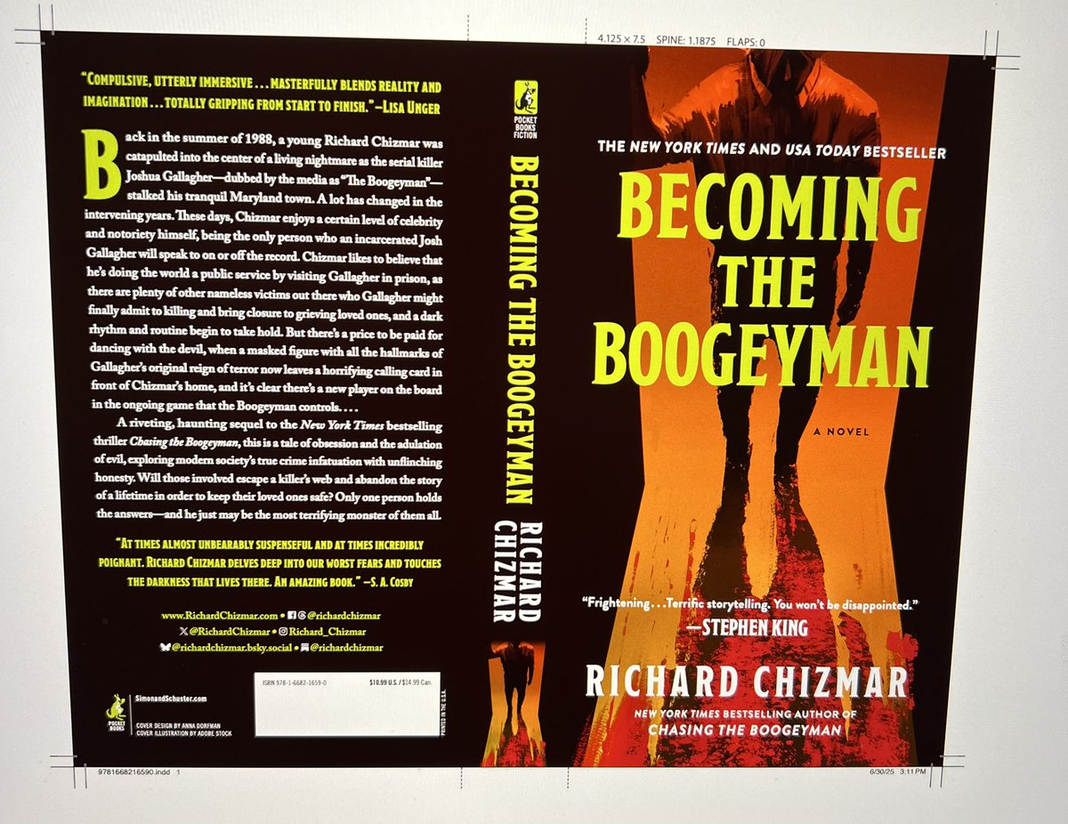 RichardChizmar's tweet image. In love with the BECOMING THE BOOGEYMAN mass-market paperback, which will be in airports, train stations, grocery stores and drug stores everywhere this fall.