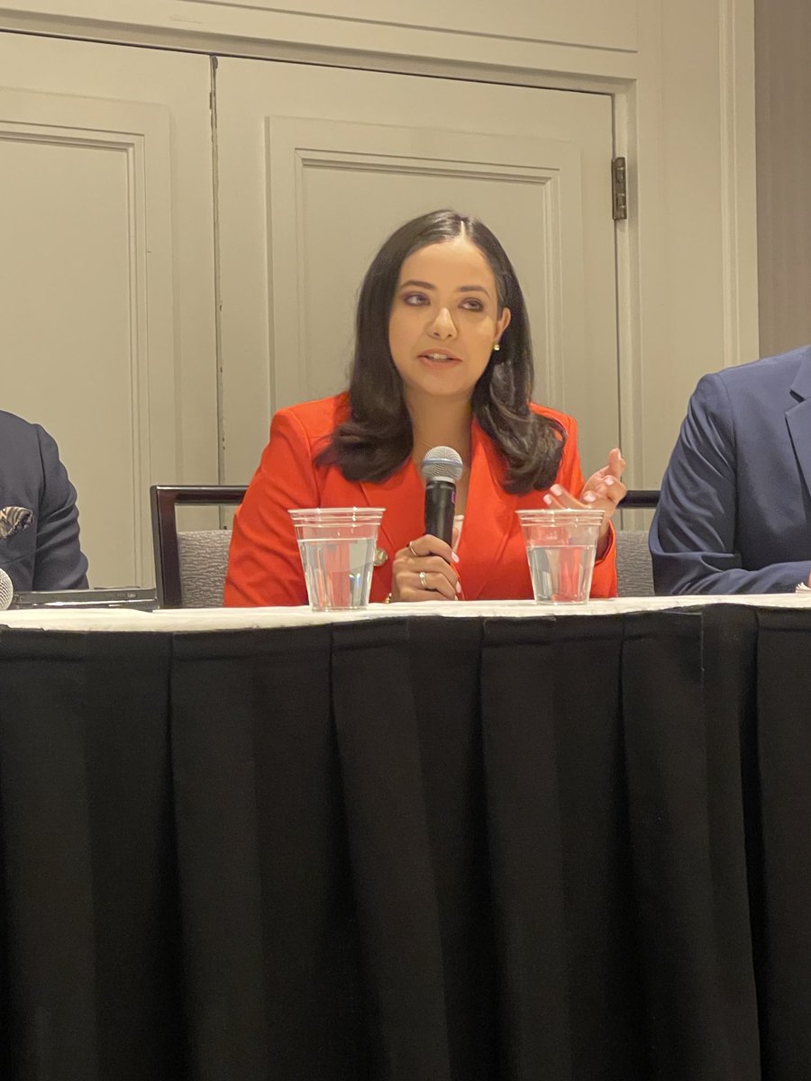 aqjayden's tweet photo. ⁦@NidiaCavazosTV⁩ discussing her role covering immigration https://t.co/sGpD0yL5W1