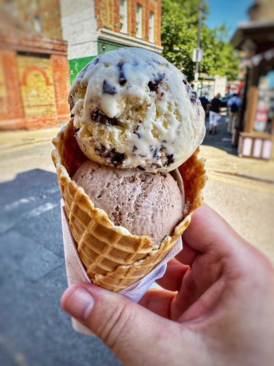 TheWhiskyWire's tweet image. Don’t mind if I do. #IceCream #KeepingCool