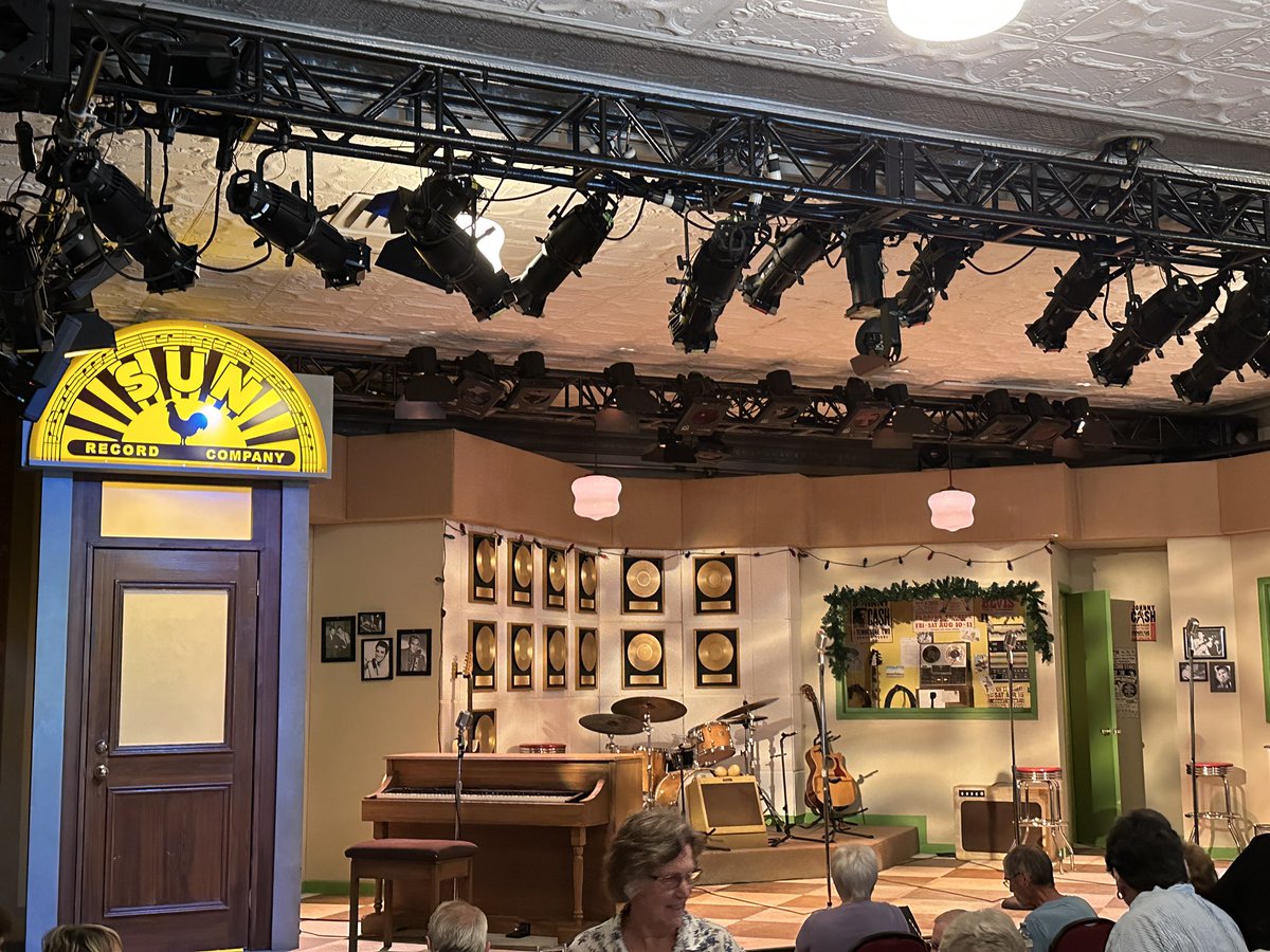 TimLouisKitCon's tweet image. When my parents are in town, I take the job of 'local tour guide' very seriously.
Brenda and I brought them to the St. Jacobs Schoolhouse Theatre for a night out - and of course, a chance to show off one of the gems of our community.
I'm always so proud to share the places…