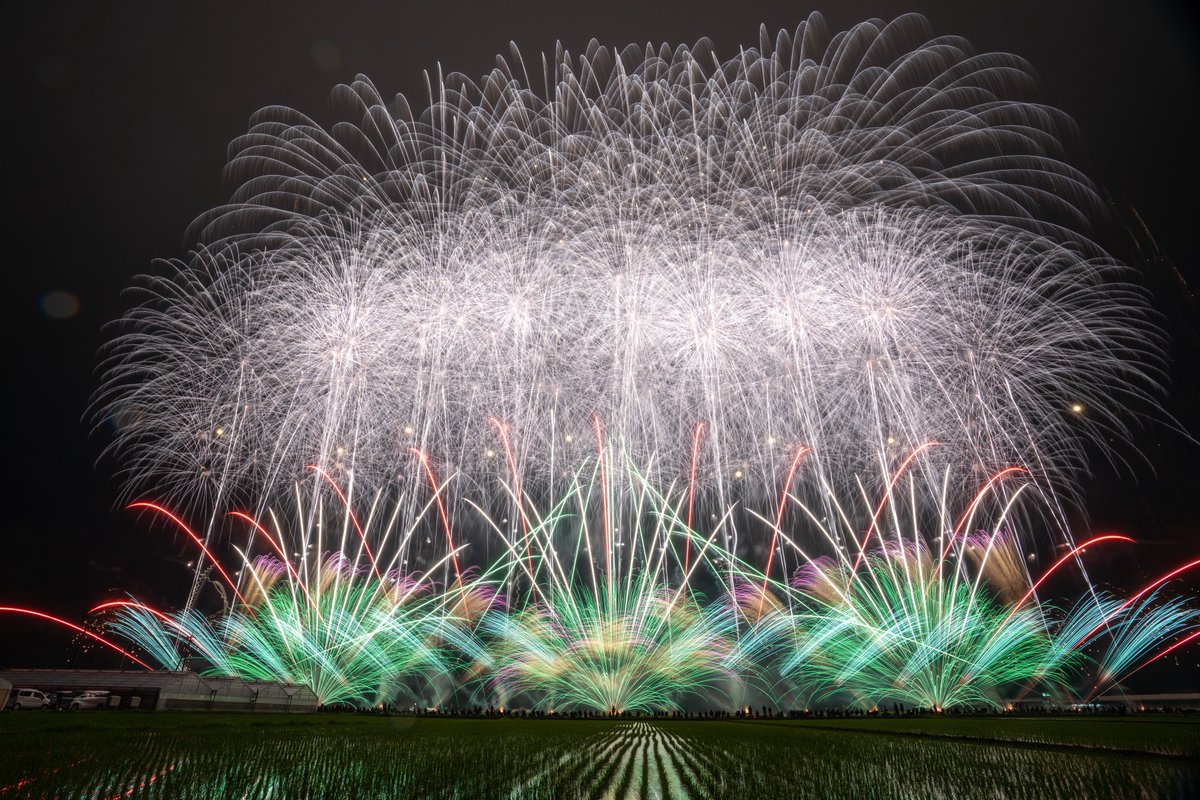 masachappy's tweet photo. 2025.7.12 第35回たまむら花火大会

#群馬の夏は玉村の花火から

2025年夏、いよいよ開幕！今年は家族みんなと観覧することができました。孫たちは型物花火が特に賑やかで、笑顔があふれる夜でした。玉村町の皆さま、煙火店の皆さま、有難うございました。

担当煙火店
群馬県高崎市 #菊屋小幡花火店 https://t.co/XP1WvMZVrB