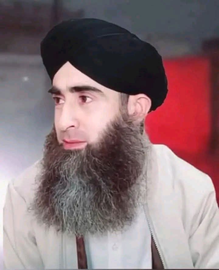 افسوسناک خبر 😭  
پشاور ارمڑ میں تالاب گراونڈ کے قریب مولانا محمد کامران نامعلوم افراد کی فائرنگ سے زخمی،ہسپتال منتقل
یاد رہے کہ مولوی محمد کامران نے گزشتہ روز جمعہ کے بیان میں مولانا خانزیب شہید کے حق میں بیان دیا تھا