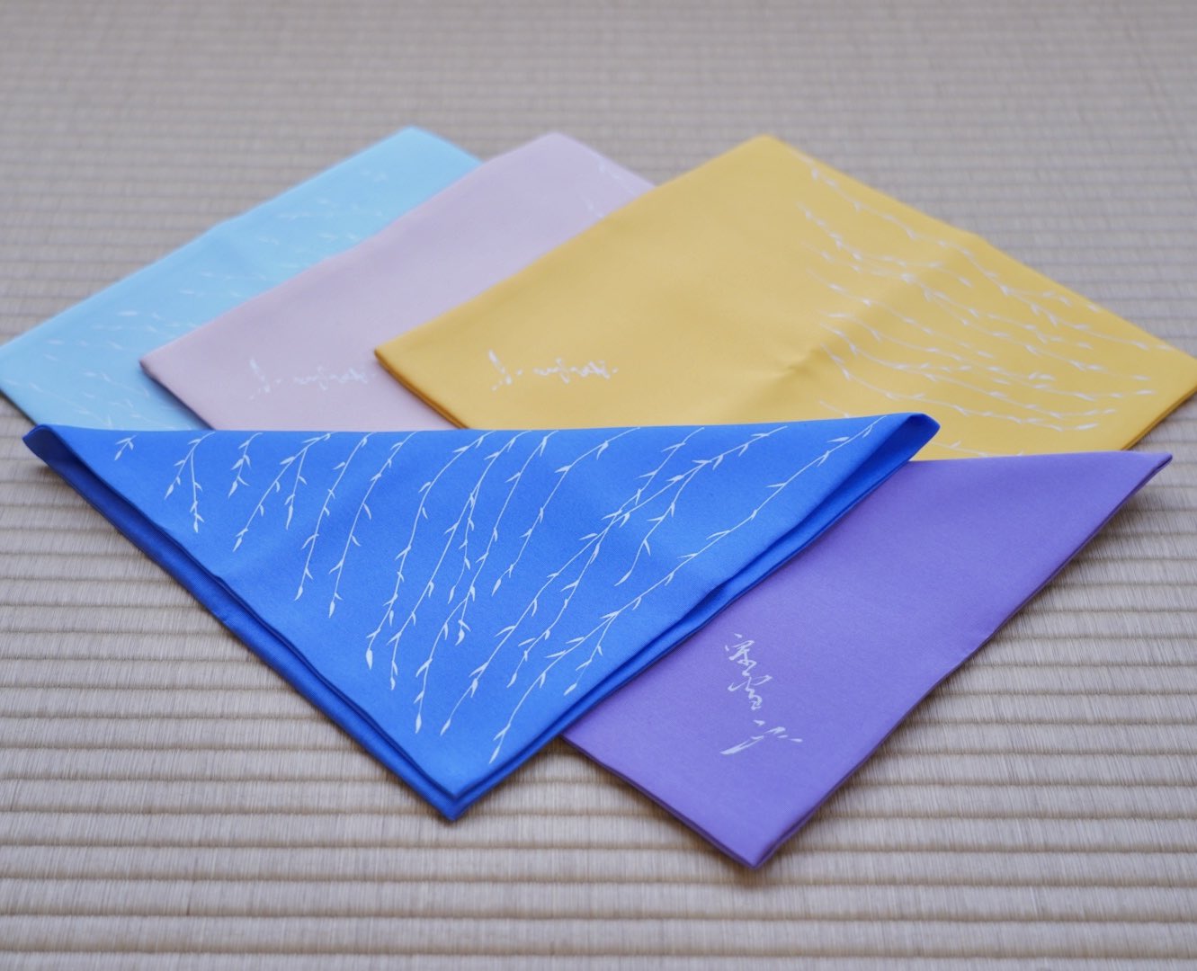 美品 掛け軸 江戸千家 川上宗雪作 名心庵「雲ノ峯」共箱 茶掛け 美品 掛け軸 江戸千家 川上宗雪作 名心庵「雲ノ峯」共箱 茶掛け