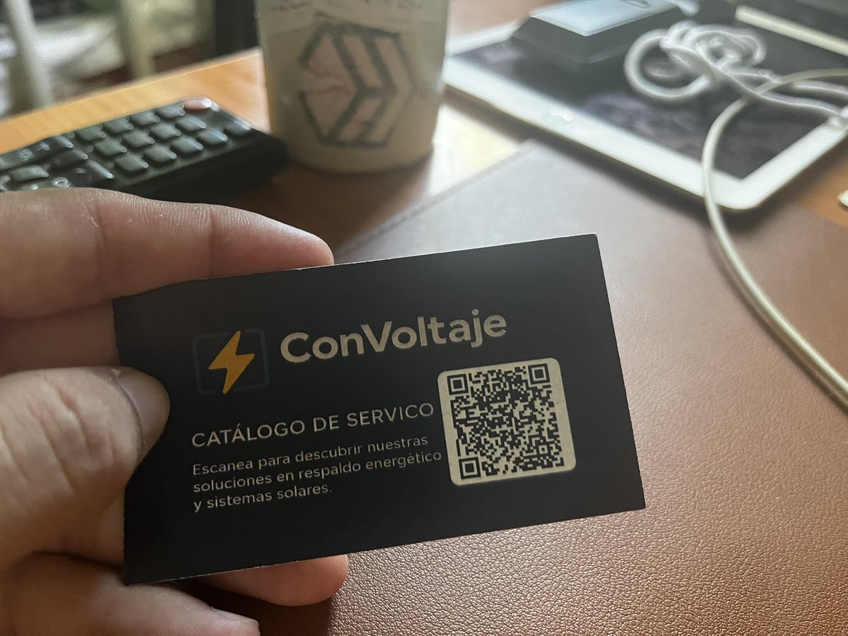 Manu.$hive ♦️ (@manuphotos_) on Twitter photo Voy a un evento de negocios cubanos, me dan un tarjeta de presentación con un QR a su catalogo y….
Al <a href="/elyerromenu/">El Yerro Menú 🦾🤖</a> le gusta el final Voy a un evento de negocios cubanos, me dan un tarjeta de presentación con un QR a su catalogo y….
Al <a href="/elyerromenu/">El Yerro Menú 🦾🤖</a> le gusta el final