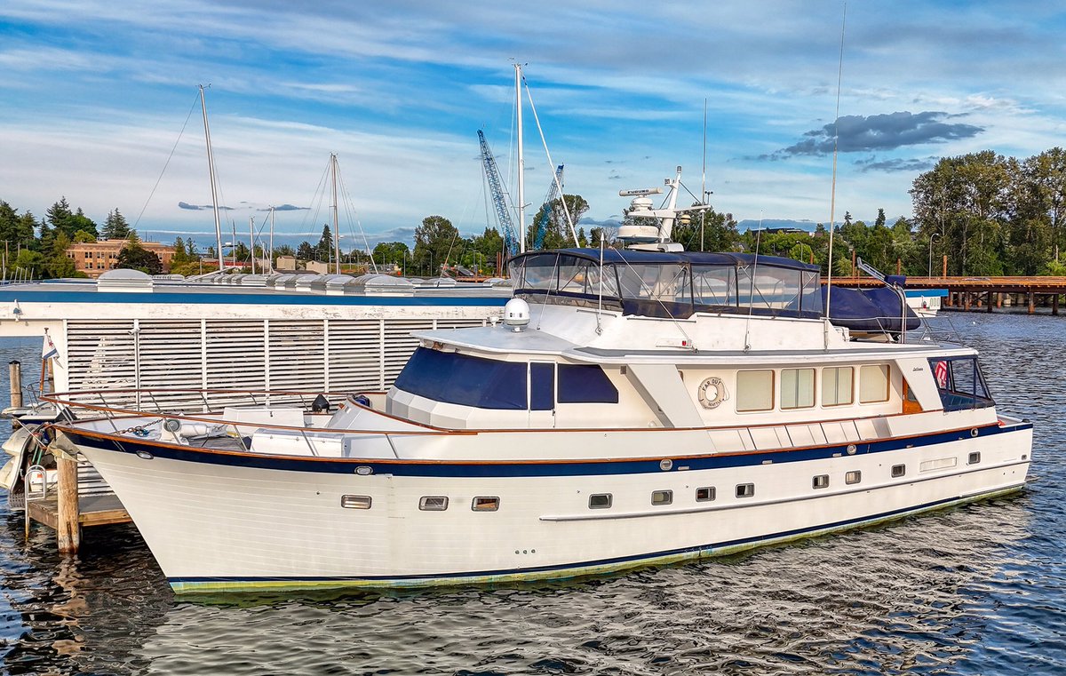 CrowsNestYachts's tweet photo. Price Drop: 71' DeFever 1997 - Was $369,000 / Now $329,000. Highly-desired world cruiser! 18' beam, 2100 gal fuel capacity. Located in Seattle. For more info and photos click here: https://t.co/QxuRTsVnoX or contact Vic Parcells at (206) 229-3134 or vparcells@crowsnestyachts.com. https://t.co/z3vsCqwVpf