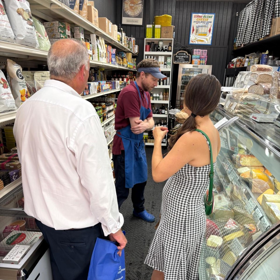 Earlier this week, QCC joined Assembly Member <a href="/CatalinaCruzNY/">Catalina Cruz, Esq.</a> for a business walk in Jackson Heights. We heard directly from small biz owners about their challenges—especially reduced foot traffic. We’re here to listen, support, and help them thrive. 💪🛍️ #QueensNYC