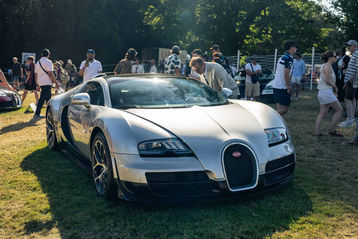 Bugatti's tweet image. The BUGATTI VEYRON didn’t just break records – it reshaped expectations.
At Goodwood Festival of Speed, its legacy was told in full through a comprehensive showcase on the Cartier Lawn.
#BUGATTI #FOS #GoodwoodFOS #VEYRON
–
bugatti.link/consumption