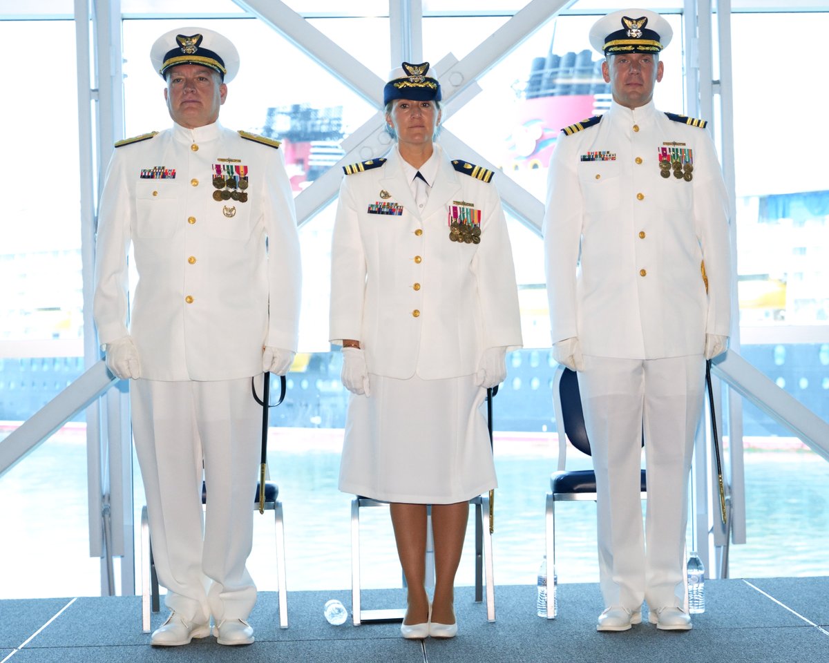 USCGSoutheast's tweet image. The crew of @USCG Marine Safety Unit Port Canaveral held a change of command ceremony, Friday, where Cmdr. Sarah Brennan transferred command of MSU #PortCanaveral to Cmdr. Matthew Zinn.
Read the press release: bit.ly/4nQBqRw
#CapeCanaveral #SpaceCoast #ValueToNation