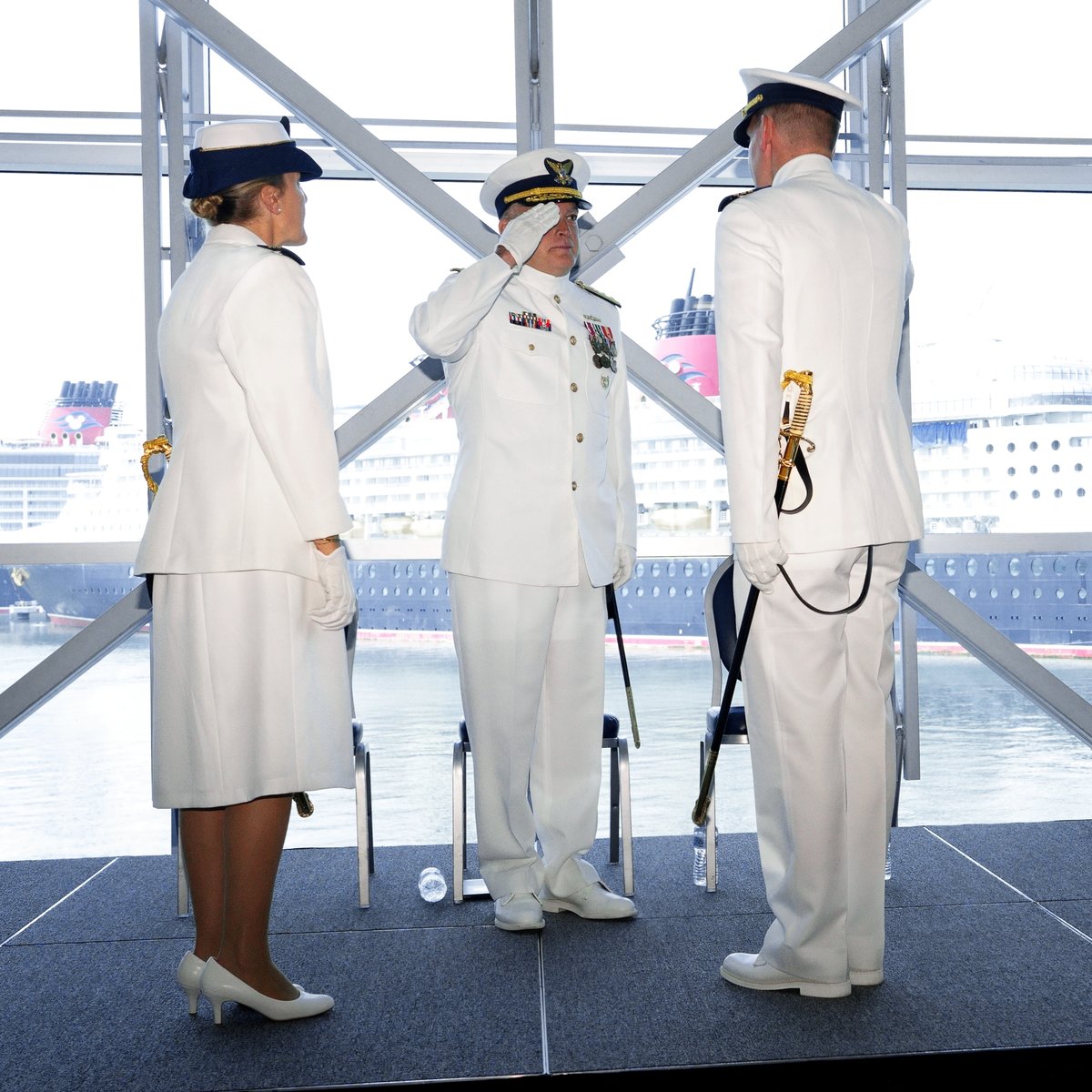USCGSoutheast's tweet image. The crew of @USCG Marine Safety Unit Port Canaveral held a change of command ceremony, Friday, where Cmdr. Sarah Brennan transferred command of MSU #PortCanaveral to Cmdr. Matthew Zinn.
Read the press release: bit.ly/4nQBqRw
#CapeCanaveral #SpaceCoast #ValueToNation