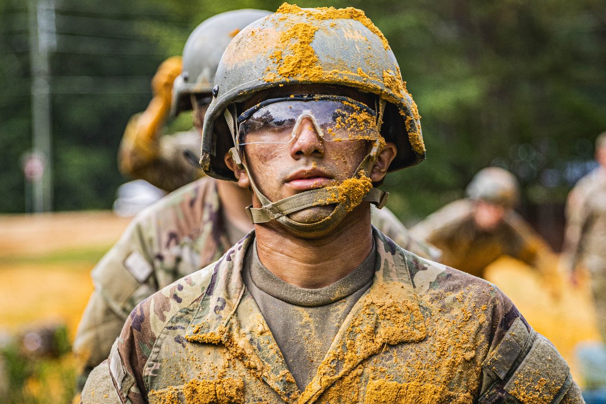 MCoEFortBenning's tweet image. The line between ordinary & elite?
It's drawn when you refuse to quit.
Feeling the crush, standing in the storm, yet taking the next step. Why? Because those who truly rise refuse to break.
Crave uncommon results? Confront what others avoid.
Be.All.You.Can.Be