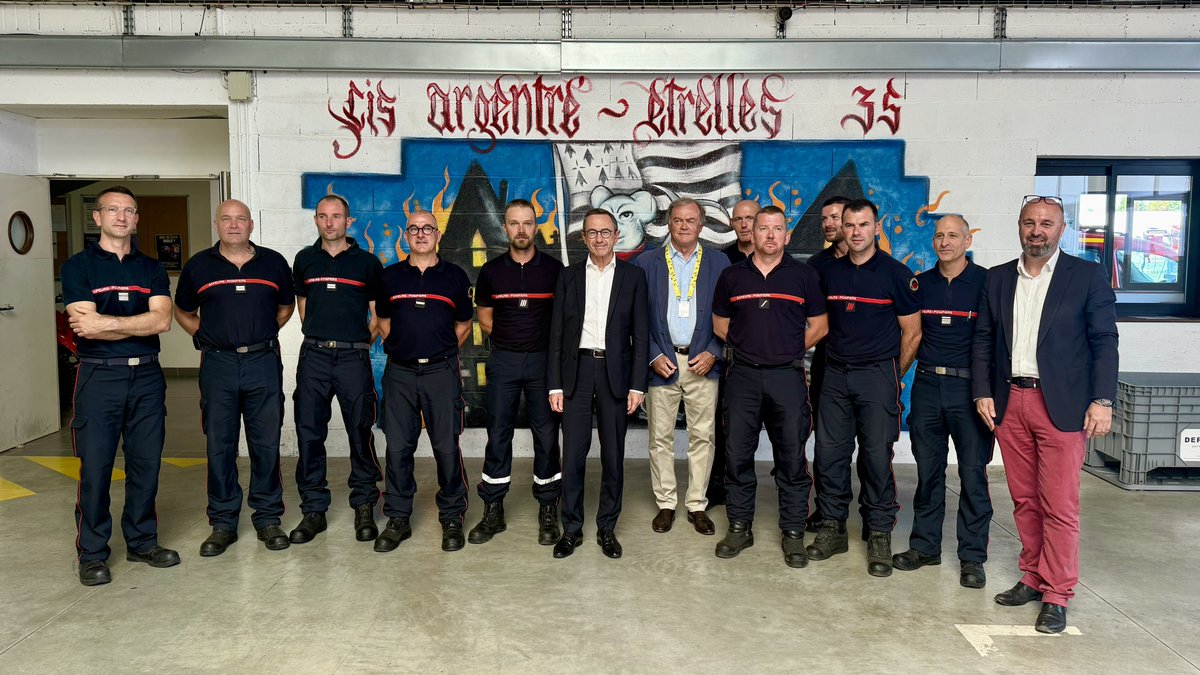 Interieur_Min's tweet image. Merci aux sapeurs-pompiers du centre de secours d’Argentré-du-Plessis pour leur accueil chaleureux et leur engagement au service de la population.
Chaque centre de secours porte une histoire : celle d’un territoire, d’un engagement, d’un patrimoine local précieux.