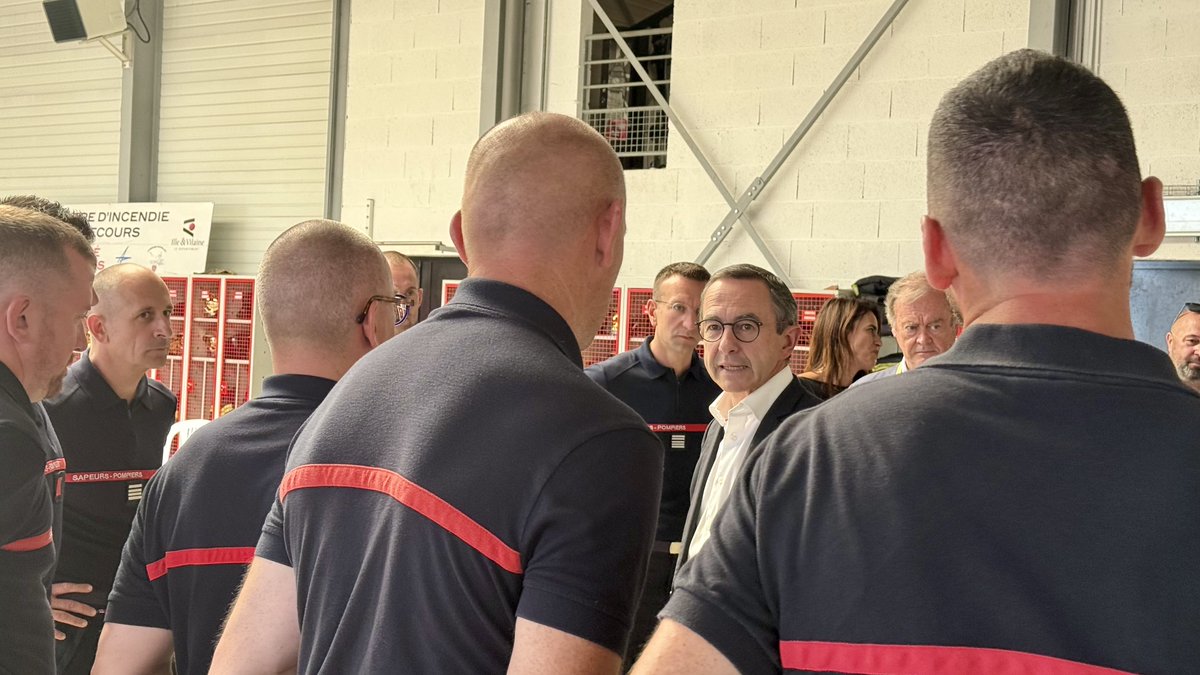 Interieur_Min's tweet image. Merci aux sapeurs-pompiers du centre de secours d’Argentré-du-Plessis pour leur accueil chaleureux et leur engagement au service de la population.
Chaque centre de secours porte une histoire : celle d’un territoire, d’un engagement, d’un patrimoine local précieux.