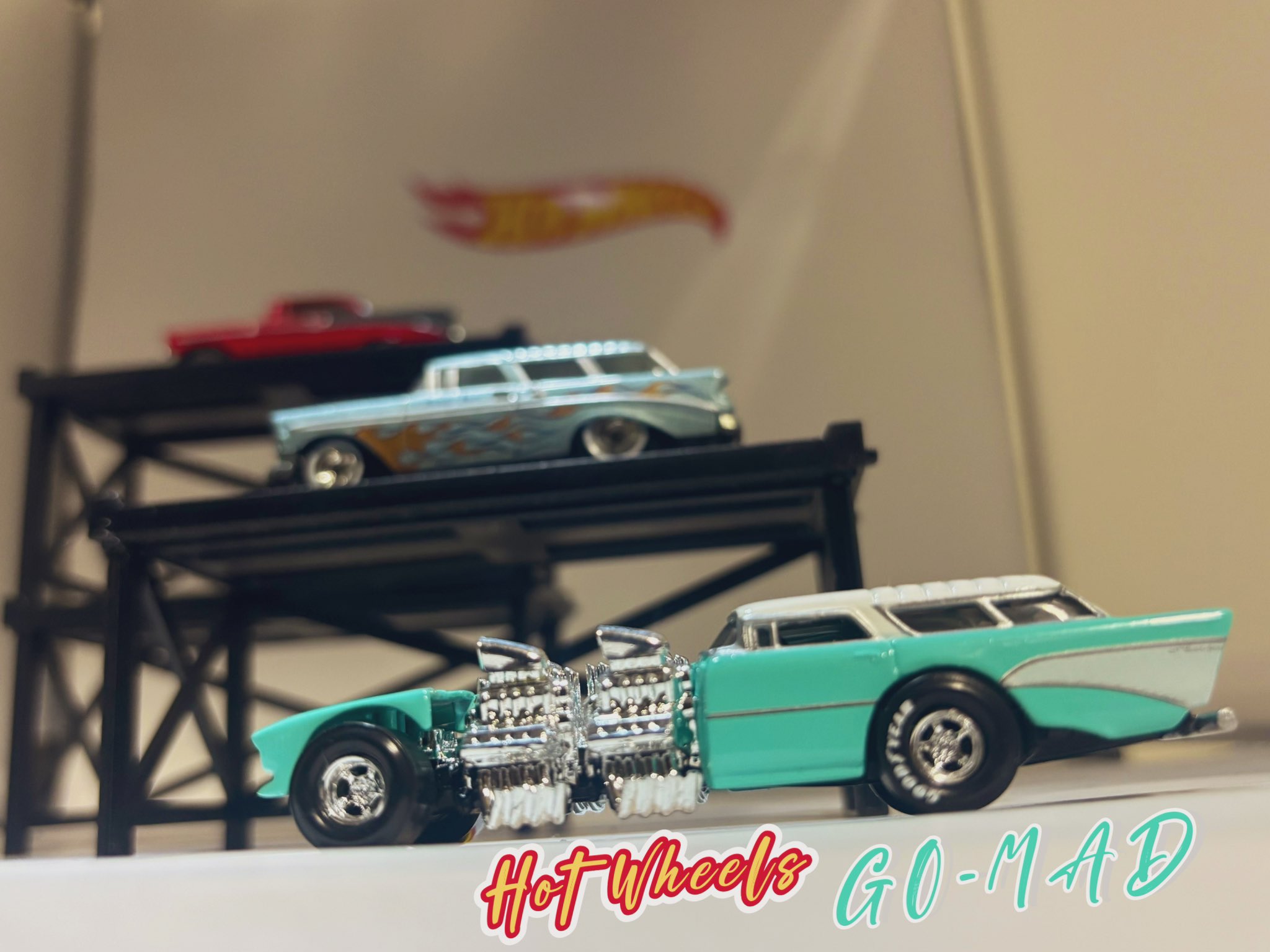 ホットウィール、'56 シェビーノマドの2台セット ホットウィール、'56 シェビーノマドの2台セット - メルカリ