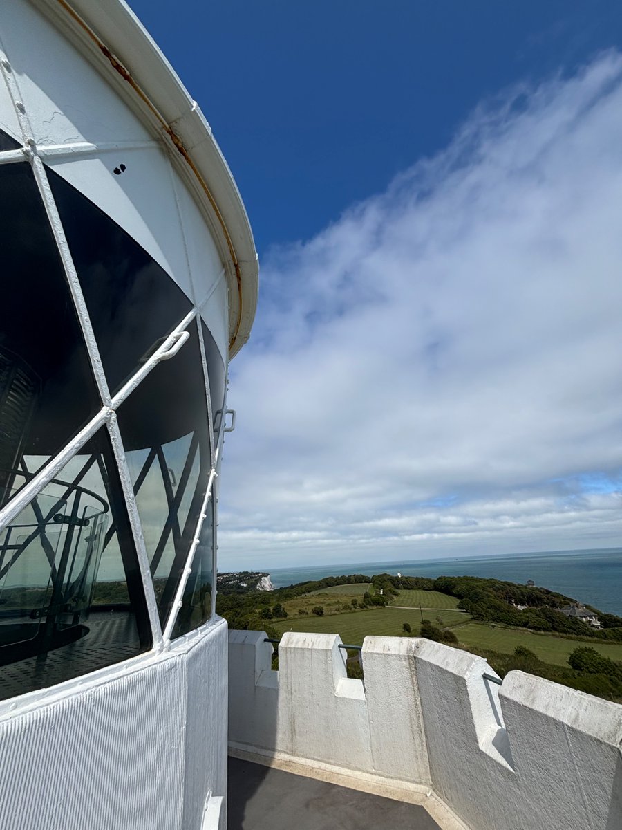 formanofkent's tweet image. Today we walked four miles along the White Cliffs of Dover to South Foreland Lighthouse and had coffee and scones in their little tea shop
