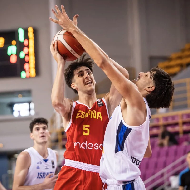 🇪🇸 España cae ante Israel en su estreno en el #U20EuroBasket 

La selección estuvo cerca de remontar los 20 puntos de desventaja del descanso, pero acabó perdiendo 79-74

Lucas Langarita fue el más destacado con 28 puntos, 6 rebotes y 4 asistencias

📸 FIBA