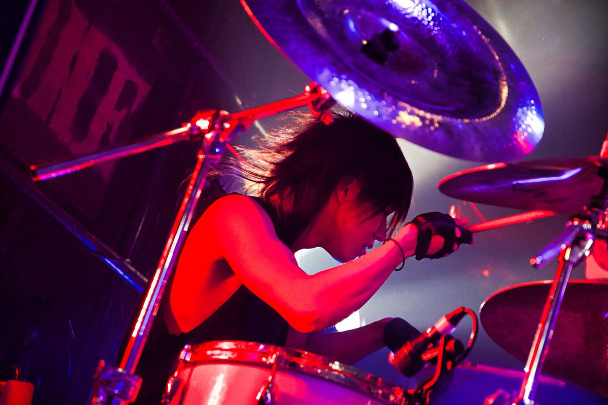 ⚠️ 新メンバー加入！🥁
          Dr. あお

※tiktokでは面白キャラみたいになって
来てますが、ライブではかっこよく叩きます
よろしく！