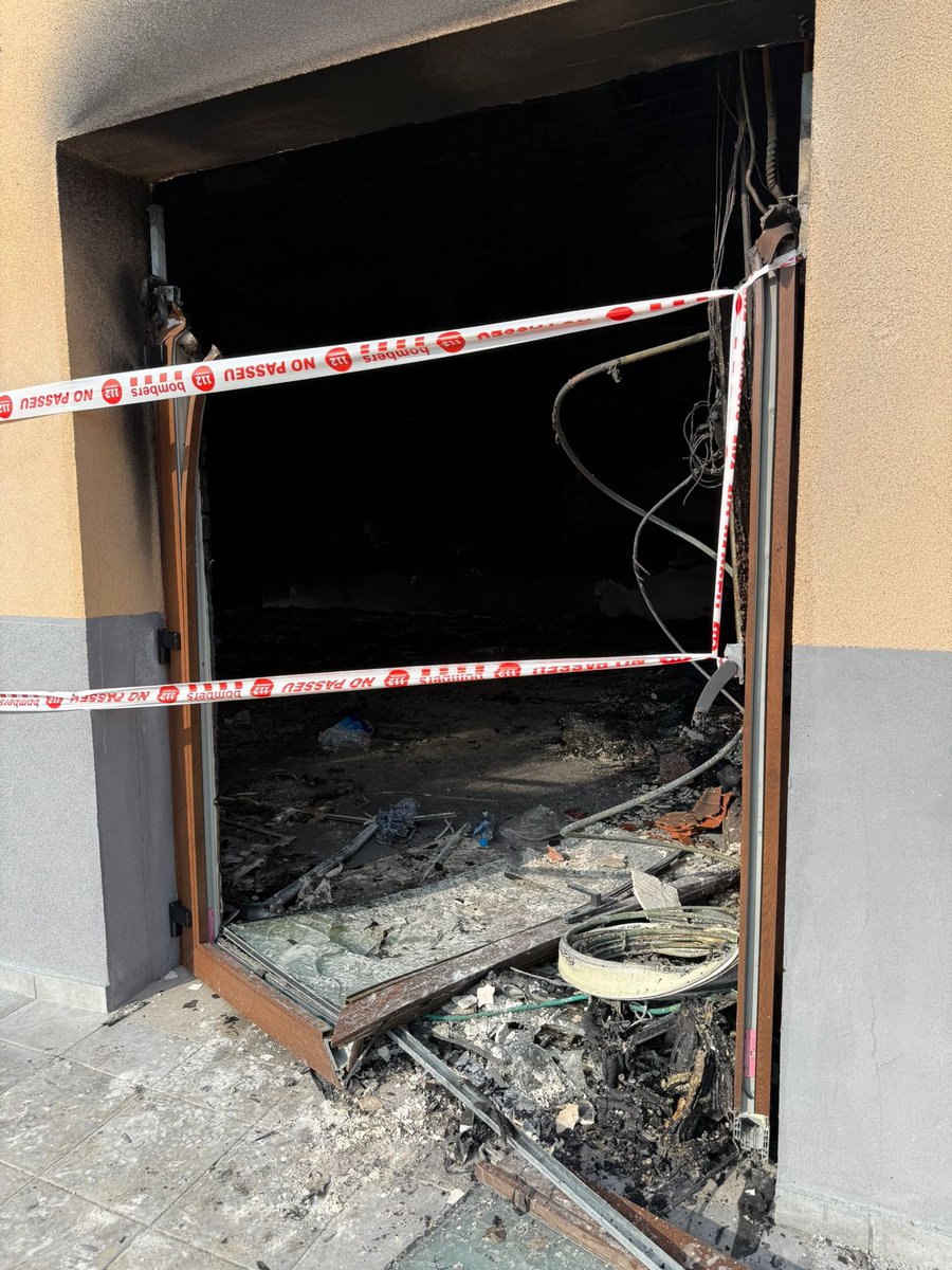 🔴 No está pasando solo en Torre Pacheco. La mezquita de Piera, en Barcelona, que estaba a punto de ser inaugurada, fue incendiada ayer #islamofobia