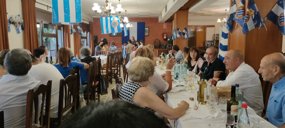 Penya Blanc Blava Breda i Comarca (@penyabreda) on Twitter photo Avui amb els companys de la <a href="/pbbsantceloni/">Penya Blanc-Blava de Sant Celoni i Comarca</a> , penya de referència blanquiblava al Baix Montseny.
Som Penyes Som #rcde Avui amb els companys de la <a href="/pbbsantceloni/">Penya Blanc-Blava de Sant Celoni i Comarca</a> , penya de referència blanquiblava al Baix Montseny.
Som Penyes Som #rcde