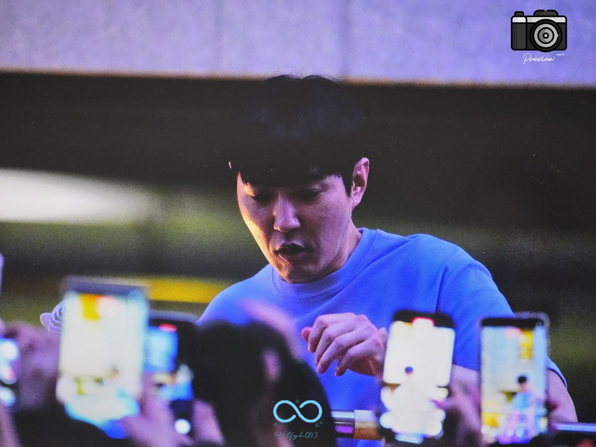 휀걸이 전달한 쇼핑백 끈을 놓쳤을 때.jpg

20250712 뮤지컬 [사랑은 비를 타고] 프리뷰
#안데니 #데니안 #지오디