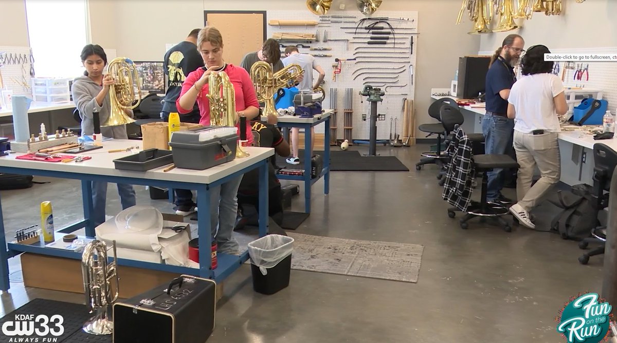 ArlingtonISD's tweet image. 🎭 Dr. Christopher Anderson joins @CW33’s Yolanda Williams for another #FunOnTheRun segment! Learn about our award-winning fine arts programs, like instrument repair at: youtu.be/YqPCEGBcvoU.

📅 Transfer to #ArlingtonISD now through July 17: aisd.net/transfer.