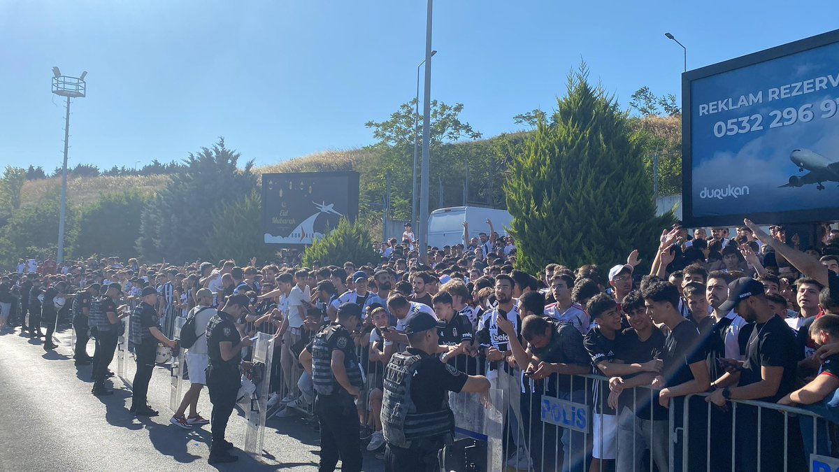 ÖYLE BİR SEVGİ Kİ, GÖRÜN DE BAKIN! 🔥

Orkun’umuzu bekliyoruz… #çArşı