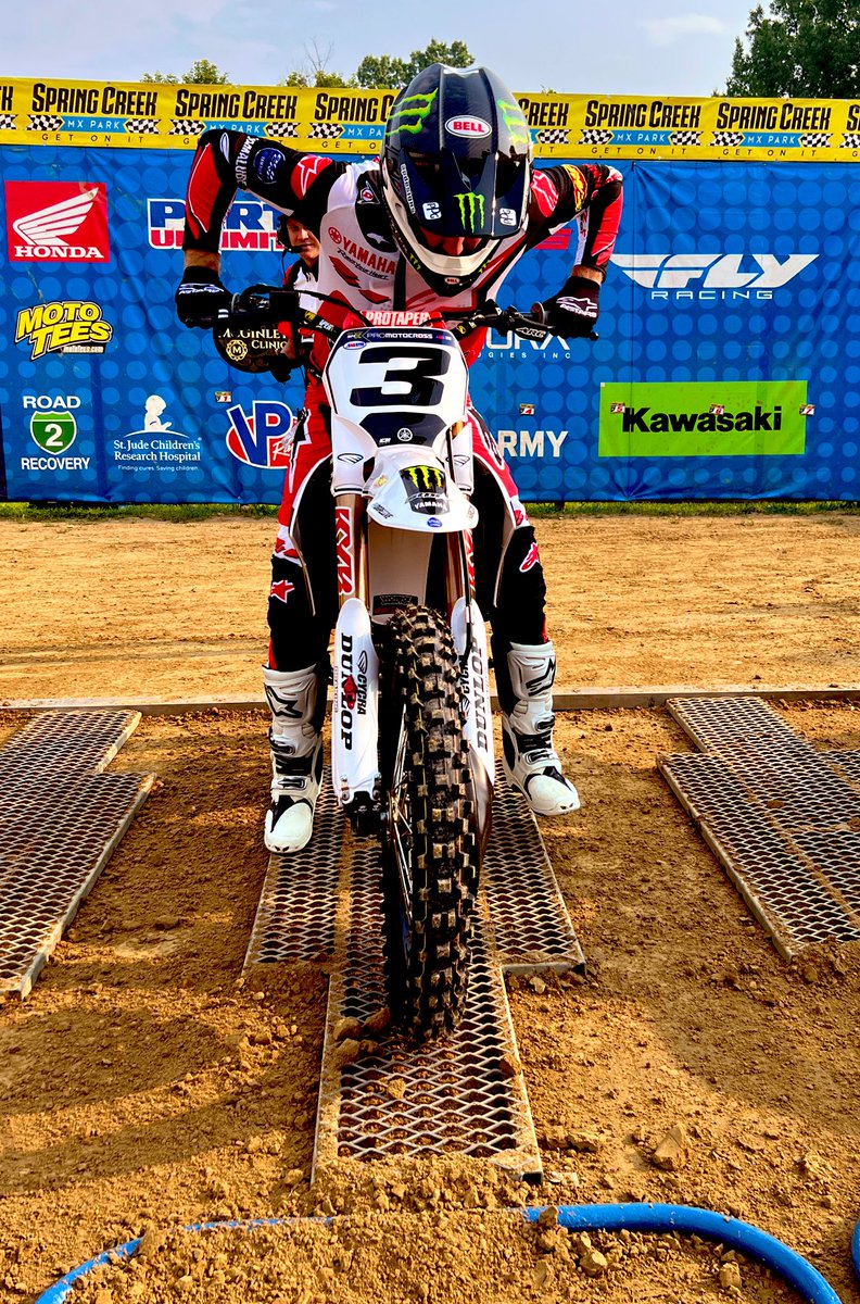 Yamaha 70th edish colors are fresh.