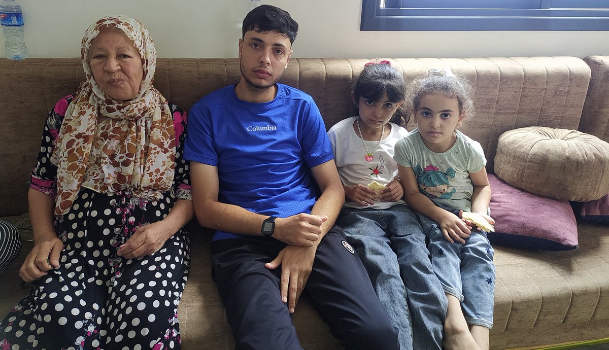 Mahmoud_in_gaza's tweet image. I'm exhausted, exhausted, exhausted. I'm starting to lose hope. π No donations today. I ask in vain, no one cares. We rely on this link to buy food for my family and treatment for my grandmother. ππ₯Ί
chuffed.org/project/save-mβ¦