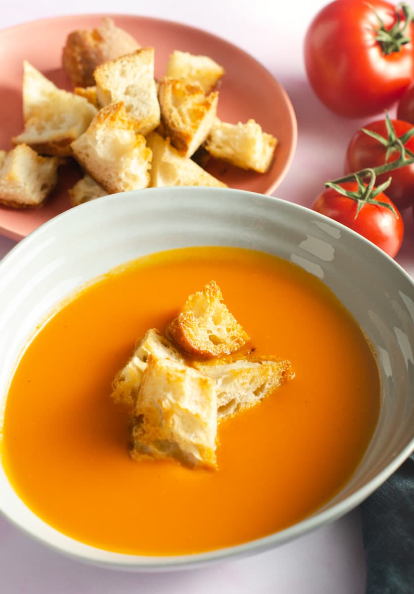 Lost in Food (@lostinf00d) on Twitter photo Simple tomato soup, deliciously creamy and great Vegan soup as the creaminess comes from the texture rather than by adding dairy. A soup reminiscent of a certain red tin! Made in the <a href="/FroothieUK/">Froothie UK</a> Evolve blender #AD
lostinfood.co.uk/simple-tomato-… Simple tomato soup, deliciously creamy and great Vegan soup as the creaminess comes from the texture rather than by adding dairy. A soup reminiscent of a certain red tin! Made in the <a href="/FroothieUK/">Froothie UK</a> Evolve blender #AD
lostinfood.co.uk/simple-tomato-…