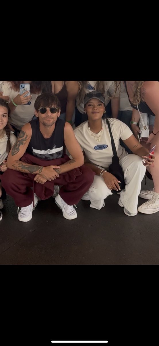 russs.28 tweet media