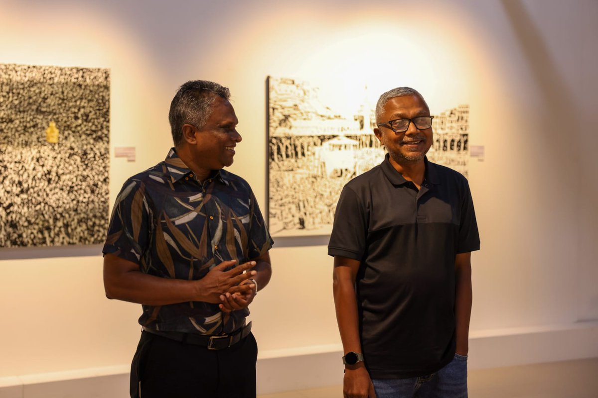 Moosa5Eeman's tweet photo. Congratulations to @baachy2013 on the remarkable solo exhibition “Makkah” at the National Art Gallery. It was an honour to witness such powerful and soulful art that beautifully reflects our Islamic heritage. Wishing you continued success. @KSAembassyMV https://t.co/8iBYLOOYHF