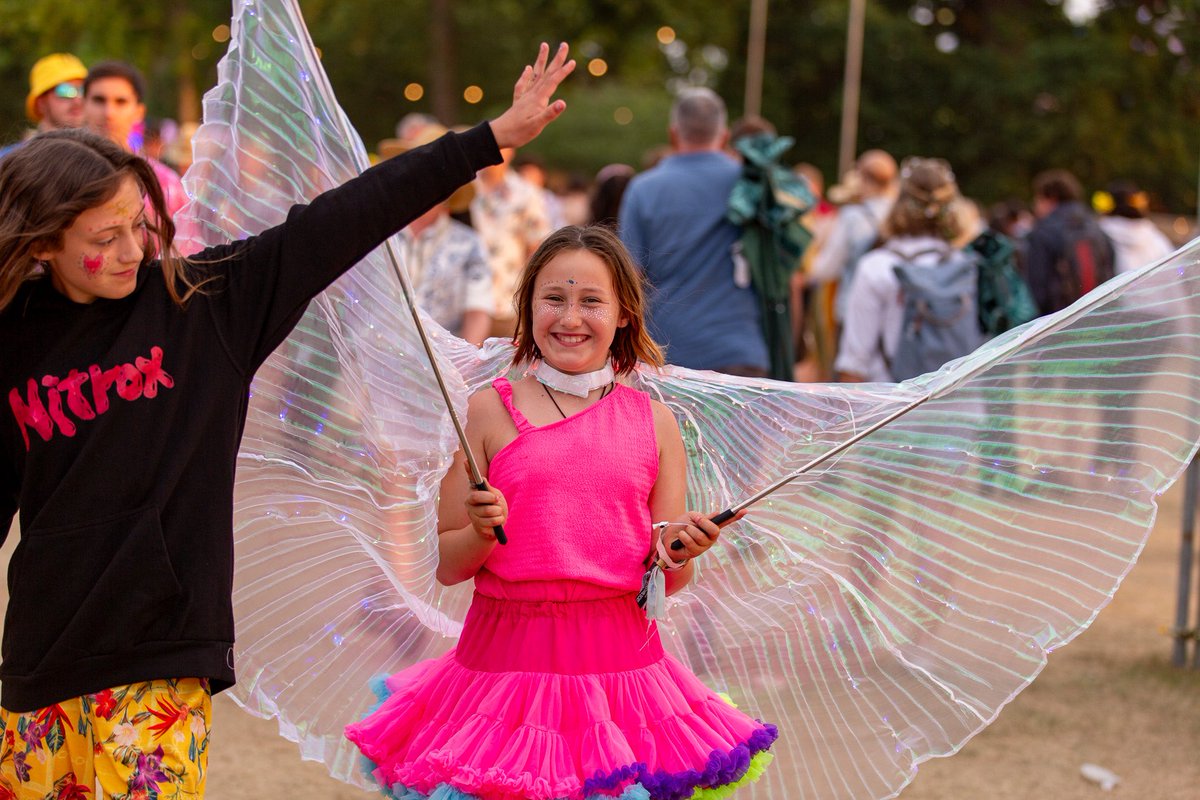 IsleOfWightFest's tweet image. From sun-soaked fields to late-night dance parties, Sky presents the Isle of Wight Festival #IOW2025 was pure vibes from start to finish. We can’t wait for next year! 🎪🎶
#SkyxIOW