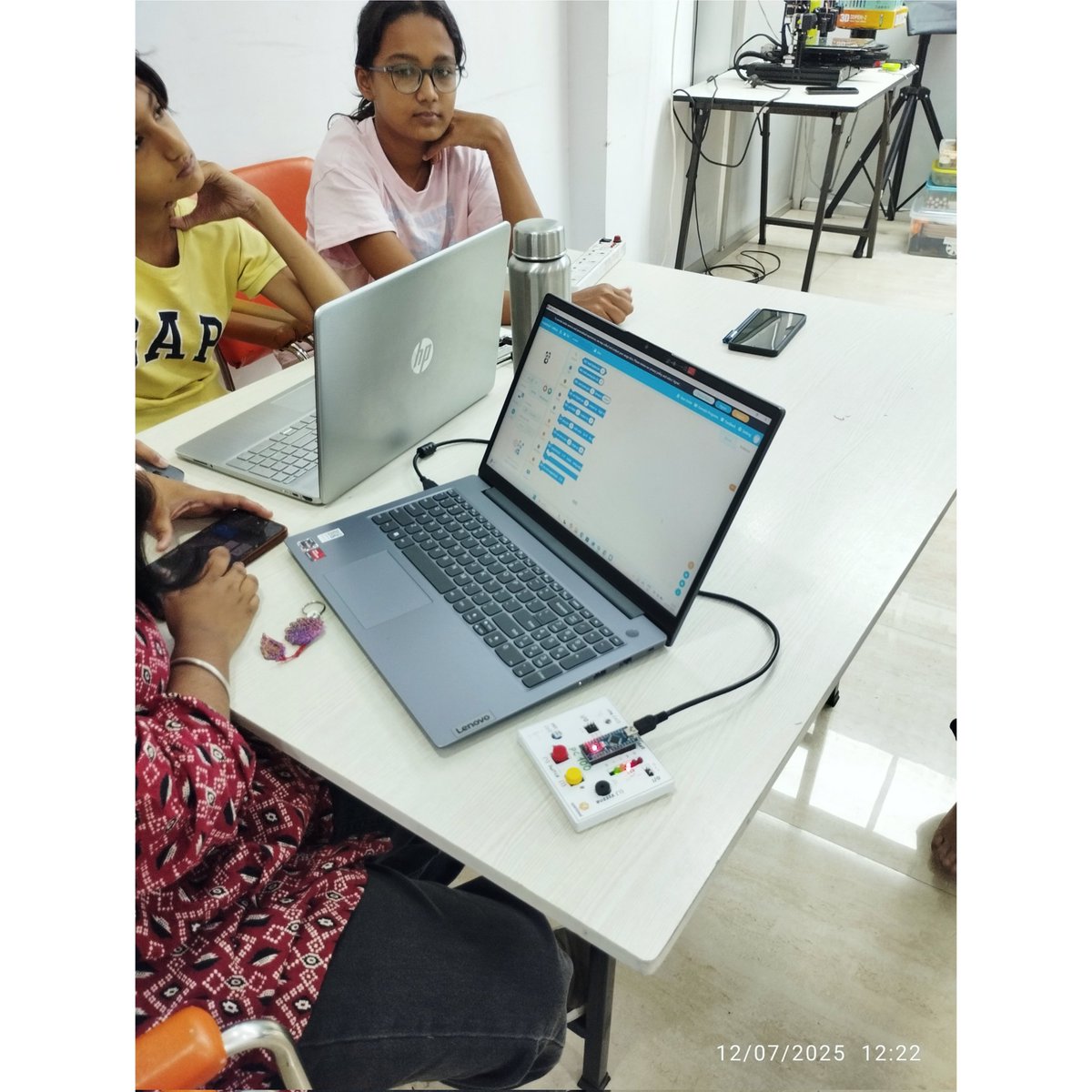 AdvancePranjal's tweet image. 🖥️Exploring the World of Physical Computing!
In this exciting session, students got hands-on experience with how physical objects interact with digital systems using Arduino Nano, sensors, and block-based coding (mBlock).

#PhysicalComputing #ArduinoNano #STEMeducation #mBlock