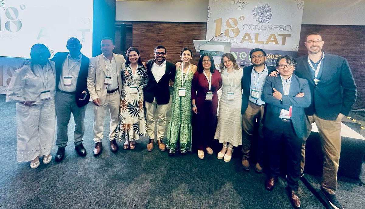 ALATIntersticio's tweet photo. Departamento de enfermedades Intersticiales ALAT en 18 avo congreso @ALATorax https://t.co/wjqieQ9wns