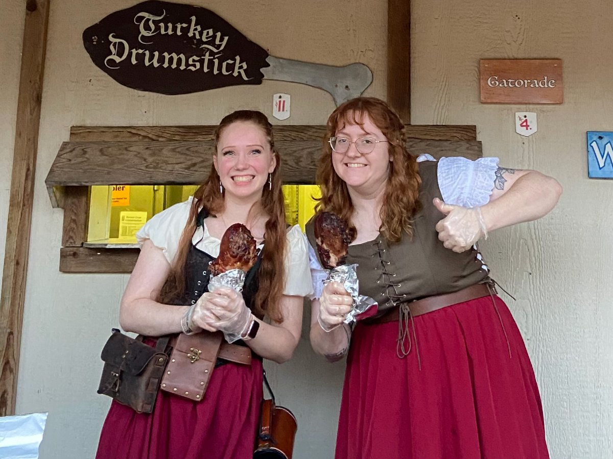 Lords, Ladies, and Leaders of great causes! Want to earn coin for thy noble quest? Join our Food 4 Funds program and help keep the kingdom fed! 
See if your organization qualifies and let the feasting begin! 👉 renaissancefest.com/fundraising/

#mnrenaissancefestival #onlyatMNRF #huzzah